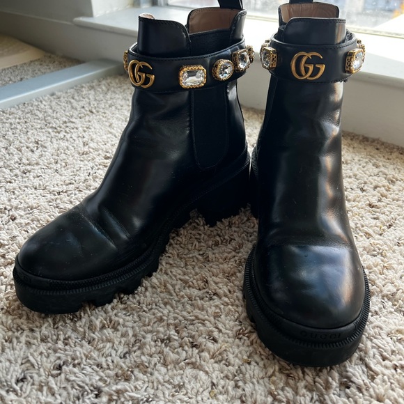 Gucci Chunky Leather Boot with Removable Gem/ GG belt 😍 both dust bags included! - Picture 12 of 14